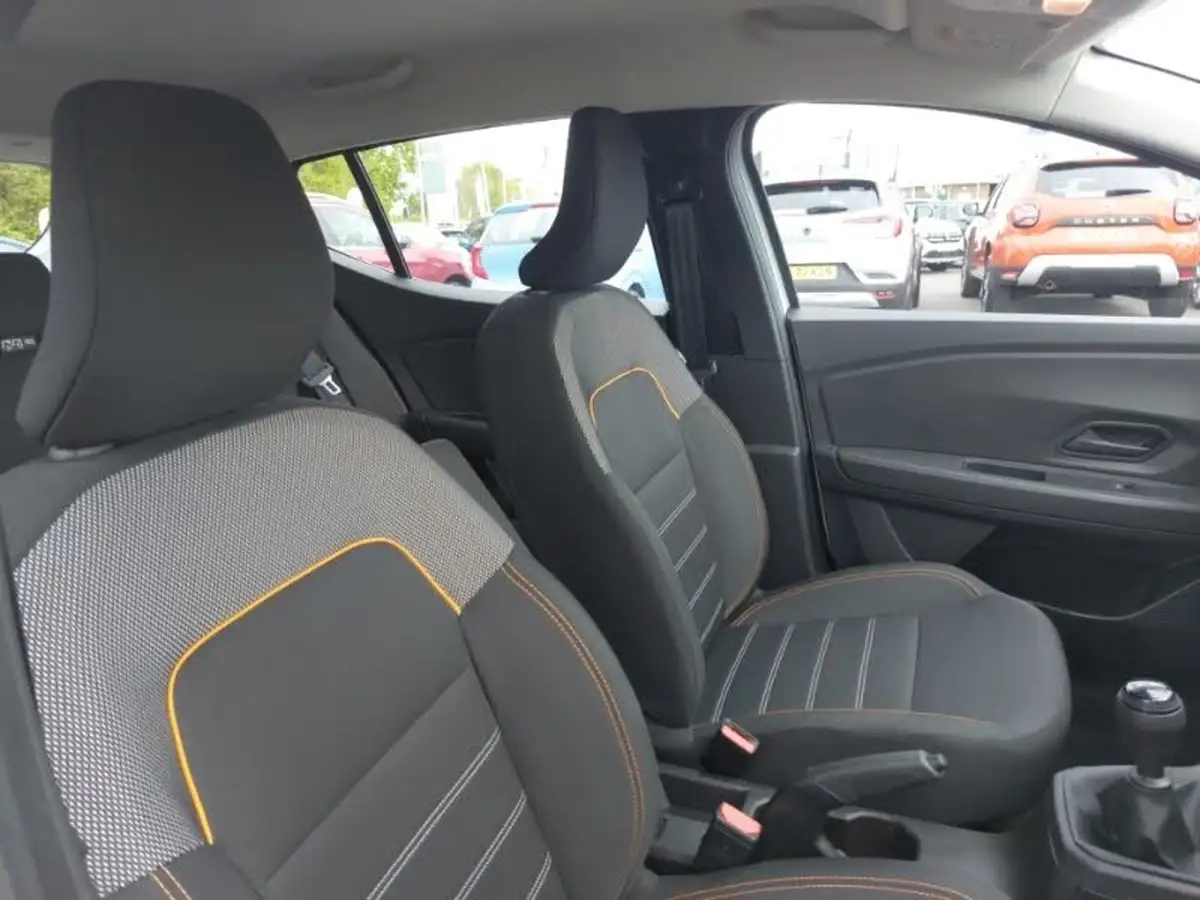 2022-dacia-sandero-stepway-10-tce-essential-90bhp-big-15