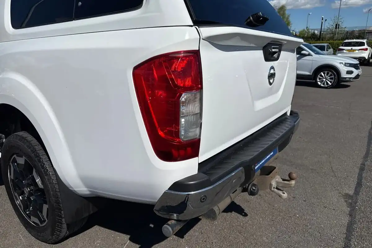2020-nissan-navara-23dci-tt-tekna-8-navileather-auto-big-29