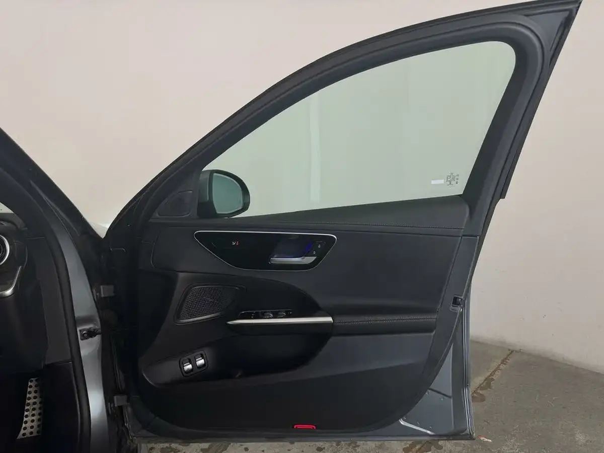 2022-mercedes-benz-c-class-20-c300e-amg-line-estate-5d-big-22