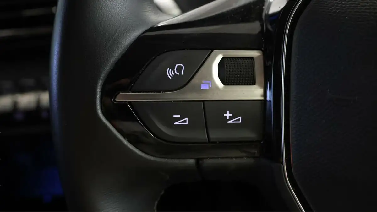 2022-peugeot-5008-suv-12-puretech-allure-premium-big-23