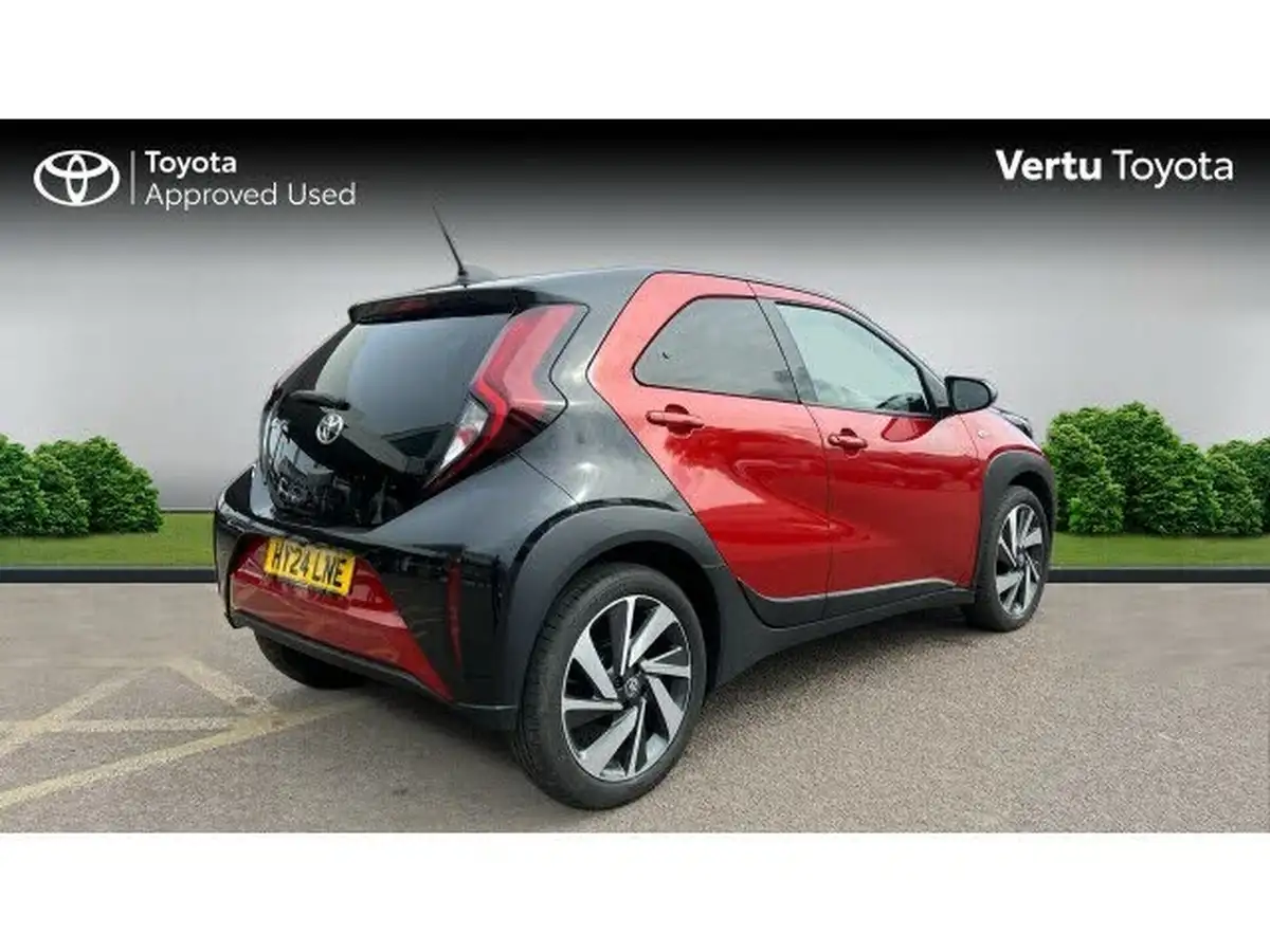 2024-toyota-aygo-x-10-vvt-i-edge-big-1
