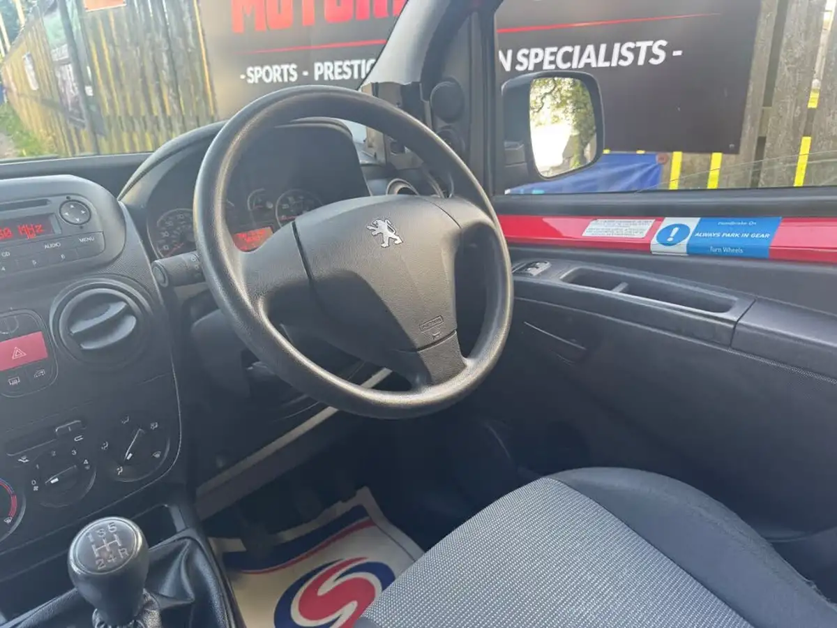 2011-peugeot-bipper-14td-s-class-ii-panel-big-16