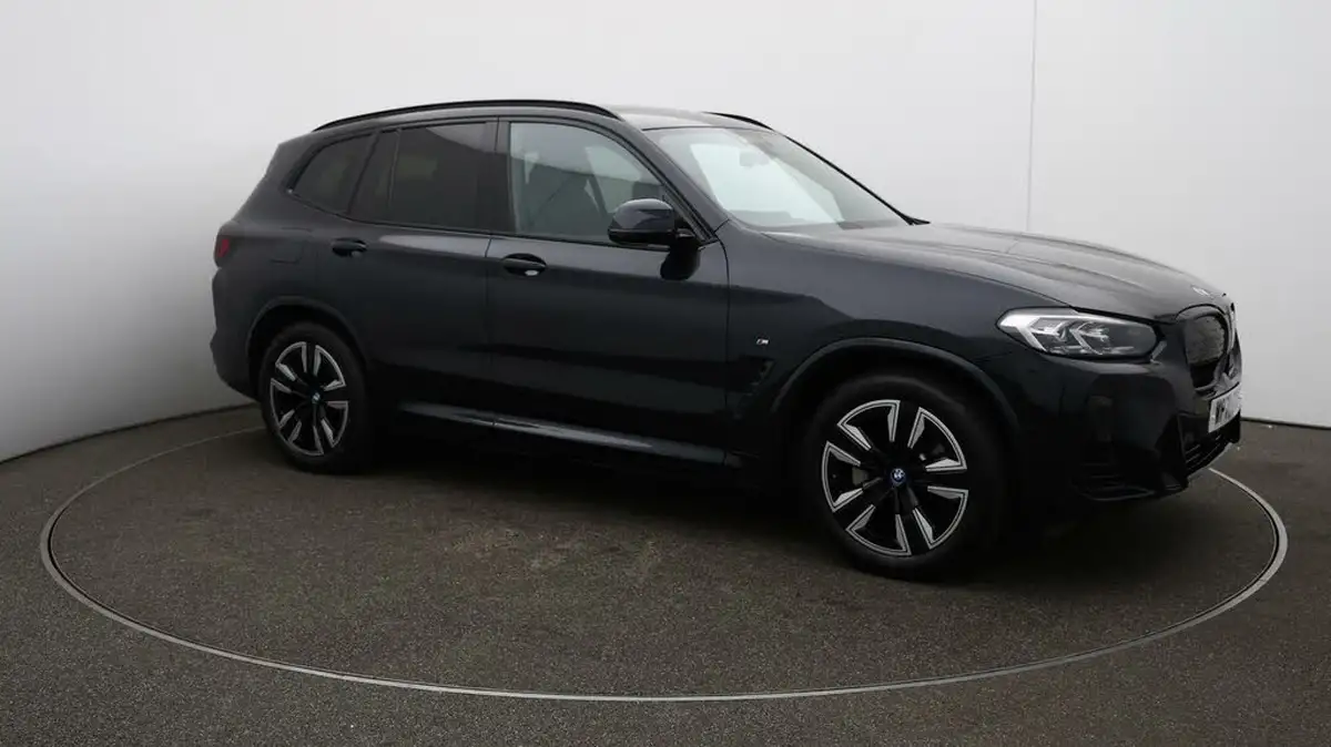 2022-bmw-ix3-e-m-sport-big-40