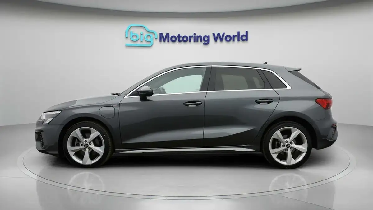 2021-audi-a3-14-40-tfsi-e-s-line-big-3