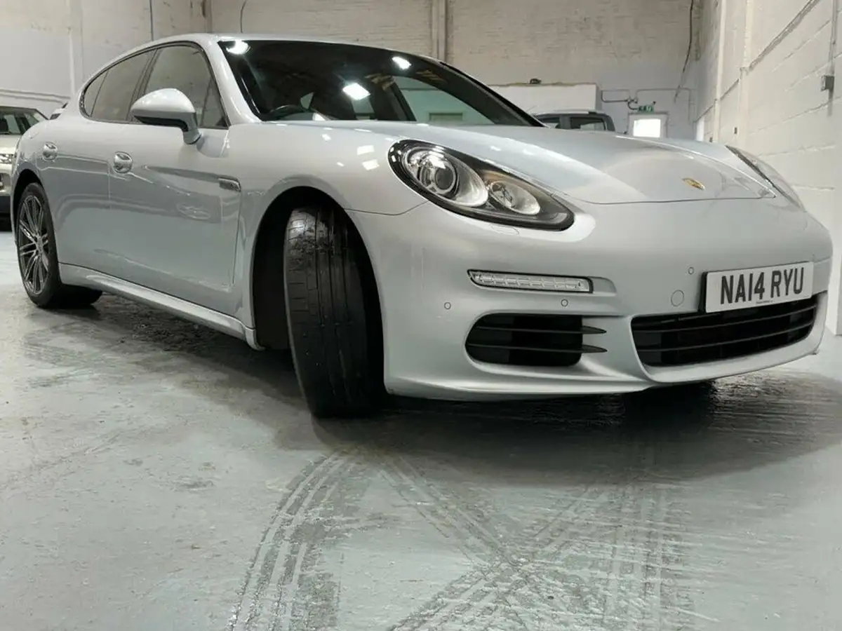 2014-porsche-panamera-30td-big-44