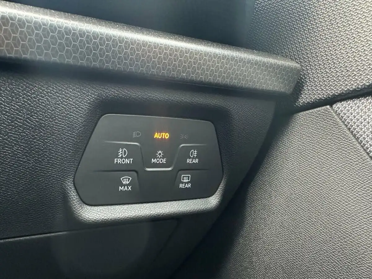 2022-seat-leon-10-tsi-evo-se-dynamic-hatchback-big-12