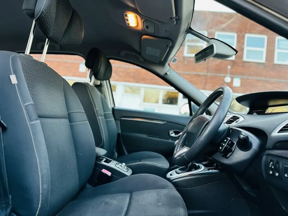 2010-renault-grand-scenic-16-dynamique-tom-tom-vvt-big-53