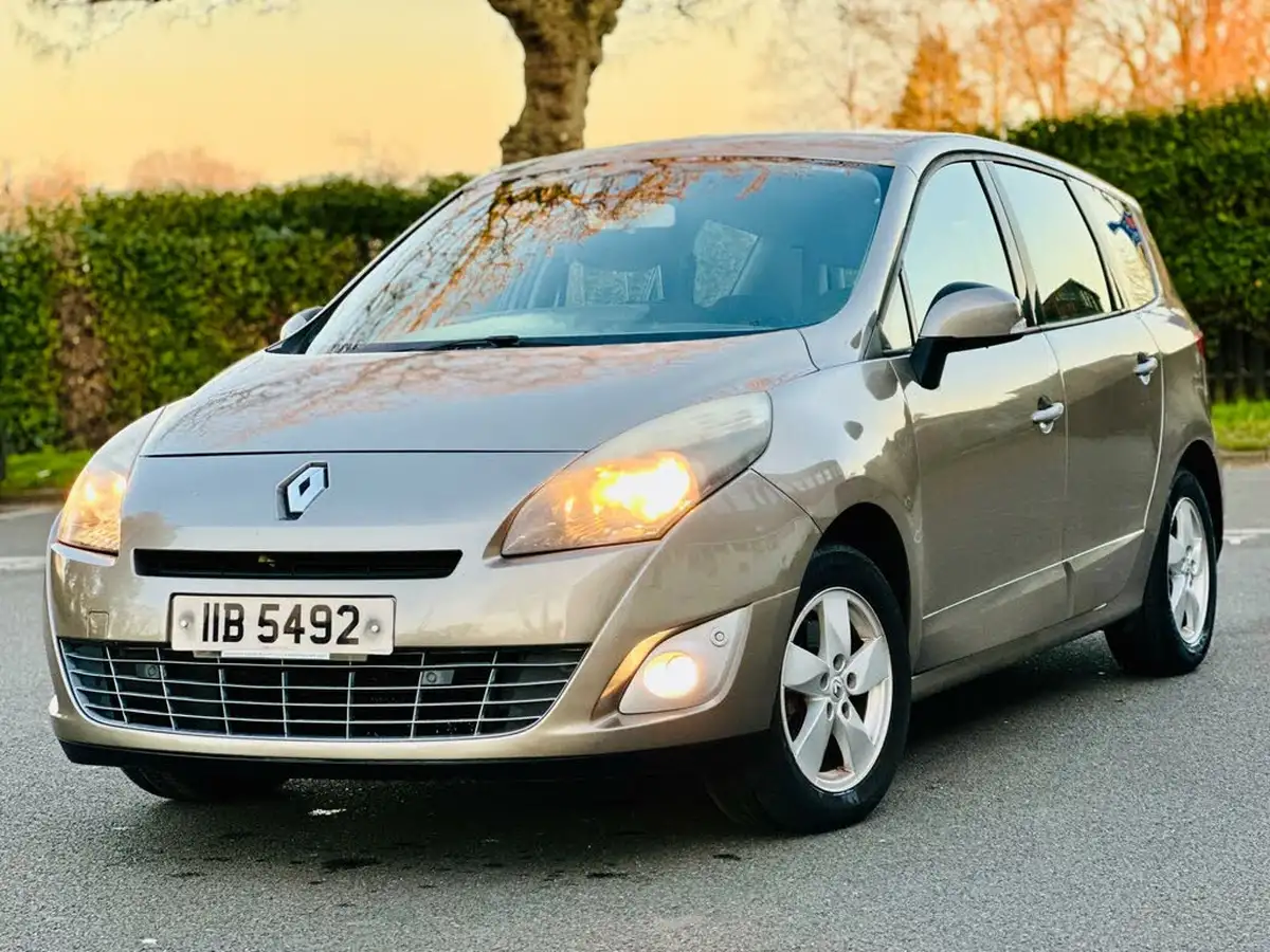 2010-renault-grand-scenic-16-dynamique-tom-tom-vvt-big-1