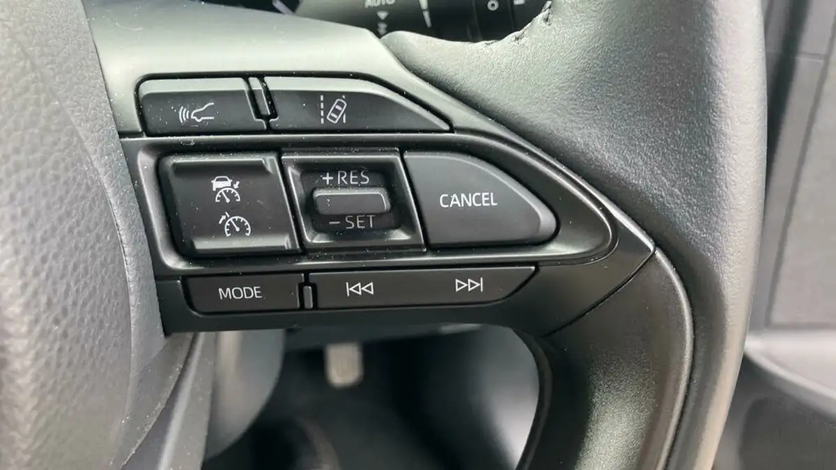 2022-toyota-yaris-cross-15-vvt-i-dynamic-big-28