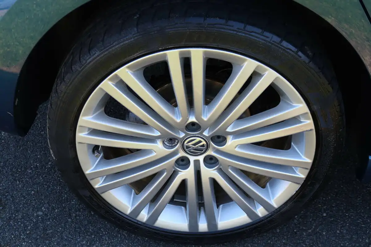 2014-volkswagen-polo-14-tsi-bluegt-act-5d-dsg-big-19
