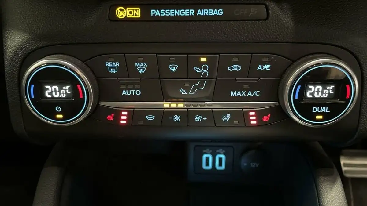 2022-ford-kuga-big-27