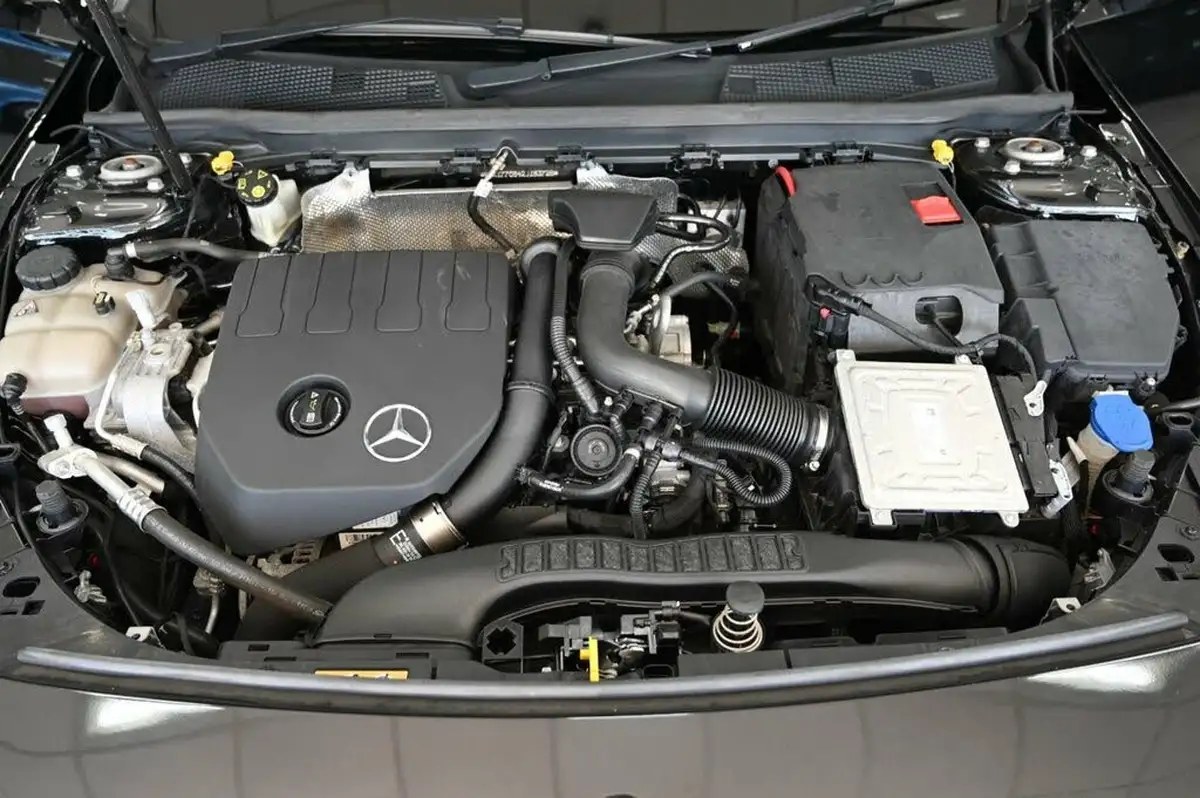 2019-mercedes-benz-a-class-13-a180-amg-line-hatchback-5d-big-32