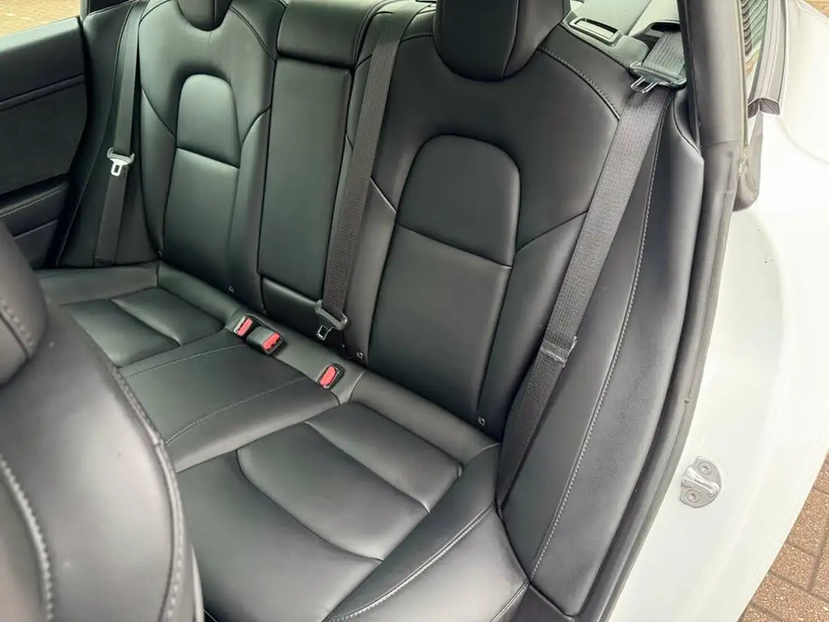 2020-tesla-model-3-e-long-range-big-25
