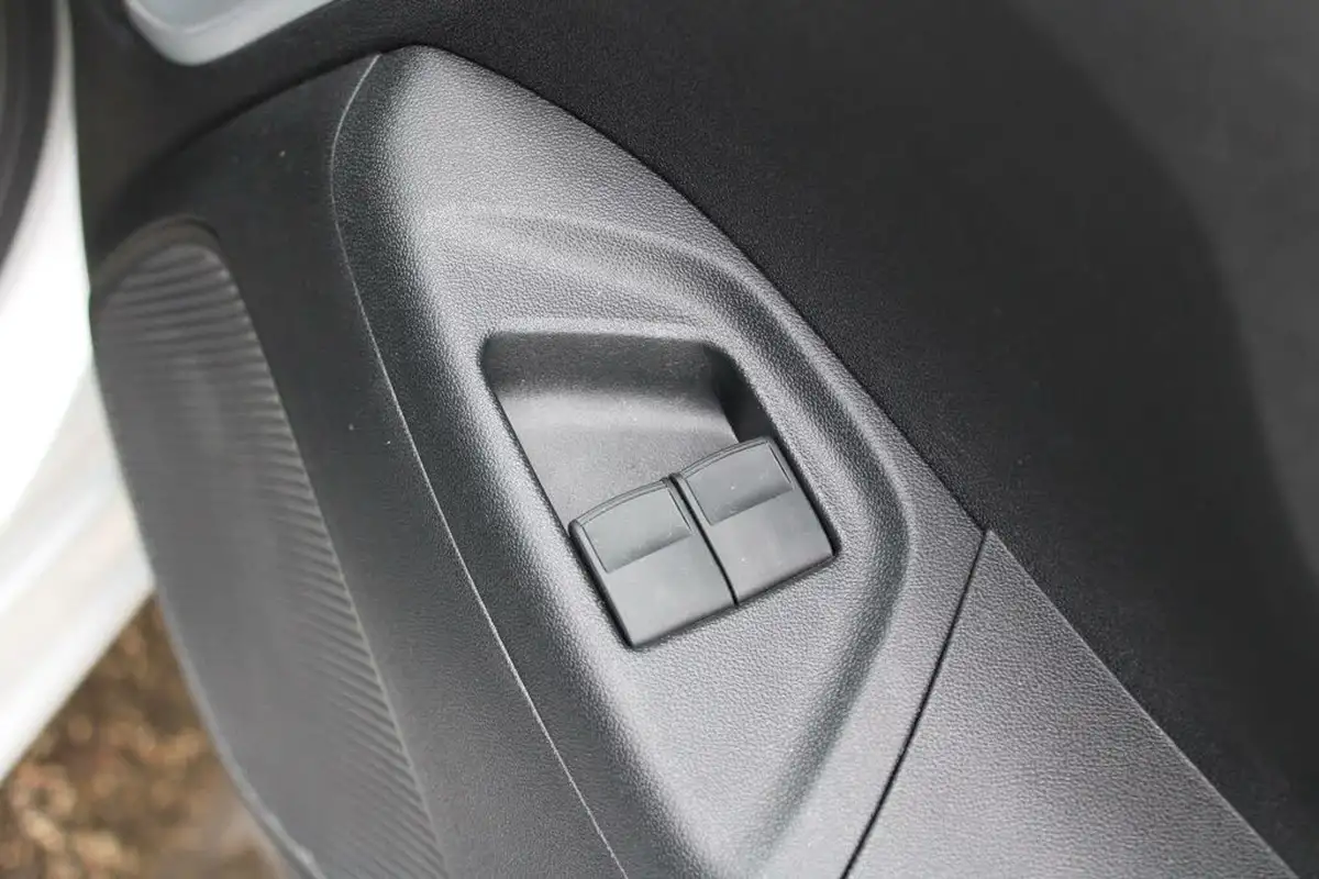 2019-toyota-aygo-10-vvt-i-x-play-tss-x-shift-big-21