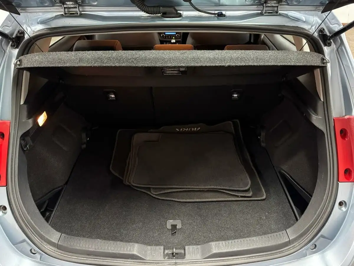 2013-toyota-auris-133-vvt-i-icon-hatchback-big-25