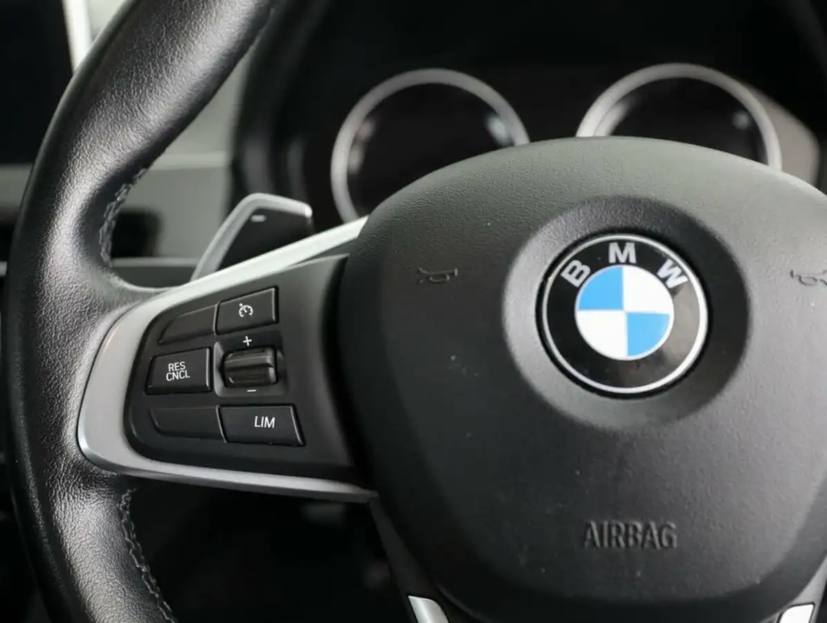 2022-bmw-x1-20-xdrive20i-xline-big-19