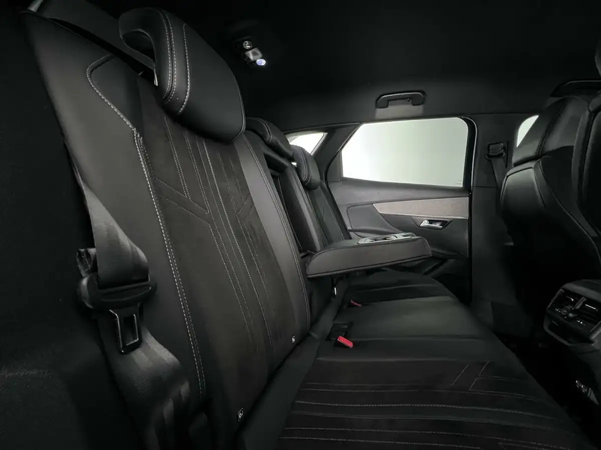 2021-peugeot-3008-suv-12-puretech-gt-eat8-big-14
