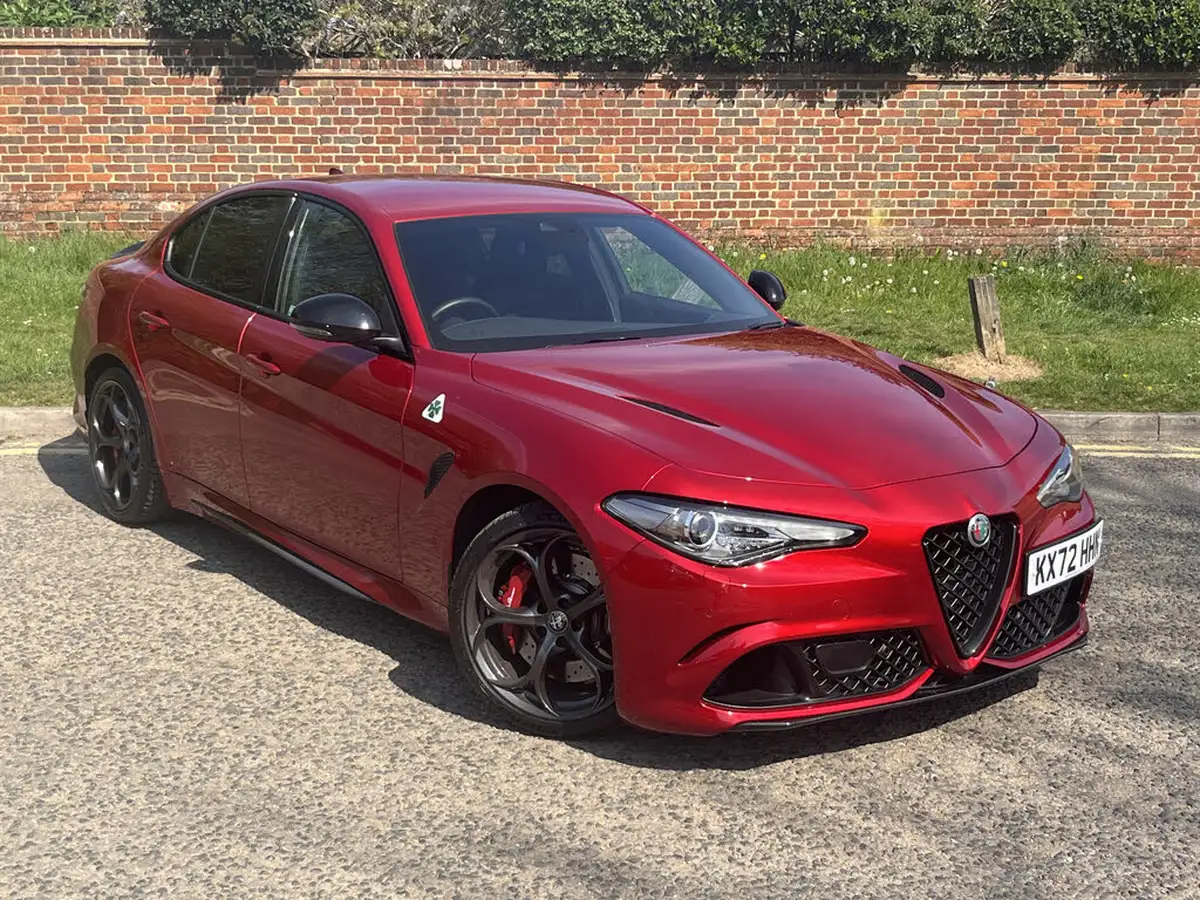 2022-alfa-romeo-giulia-29-biturbo-quadrifoglio-big-0