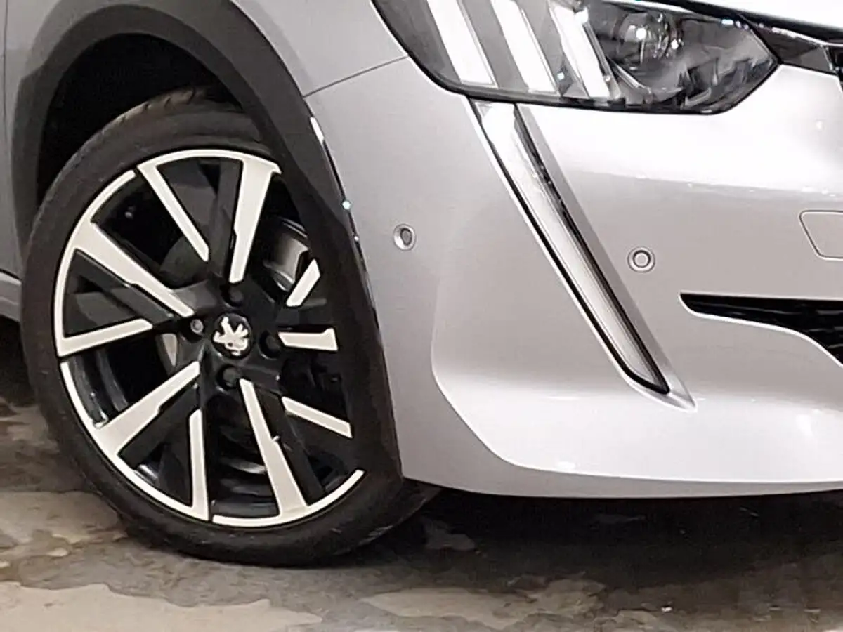 2021-peugeot-208-12-puretech-gt-premium-100bhp-big-8