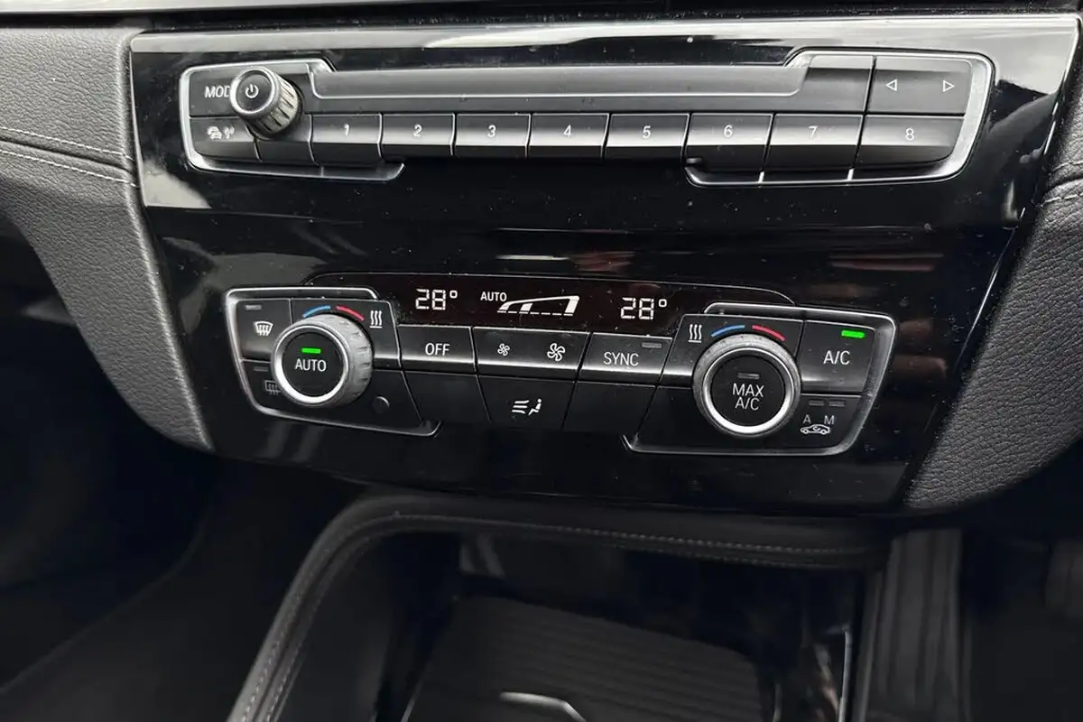 2021-bmw-x1-15-sdrive18i-sport-big-18
