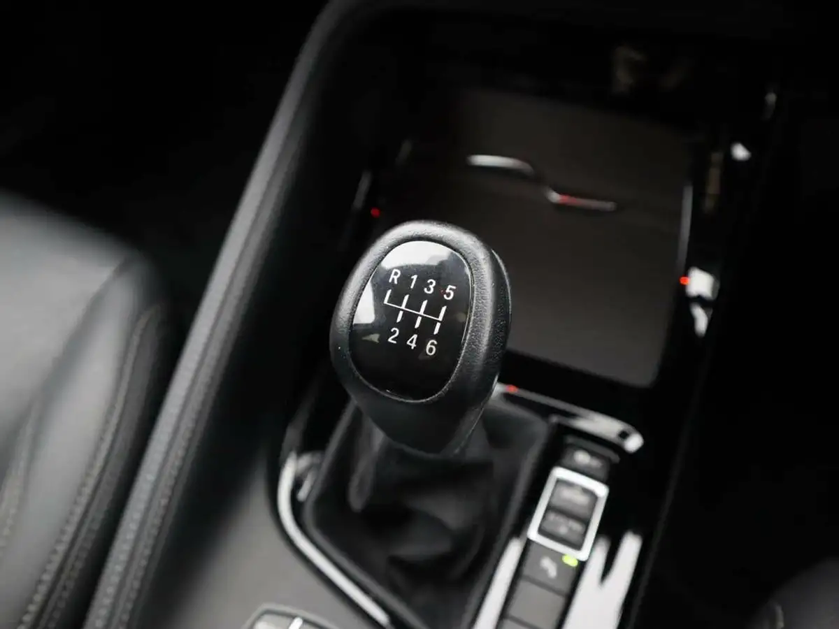 2021-bmw-x1-15-sdrive18i-xline-big-22