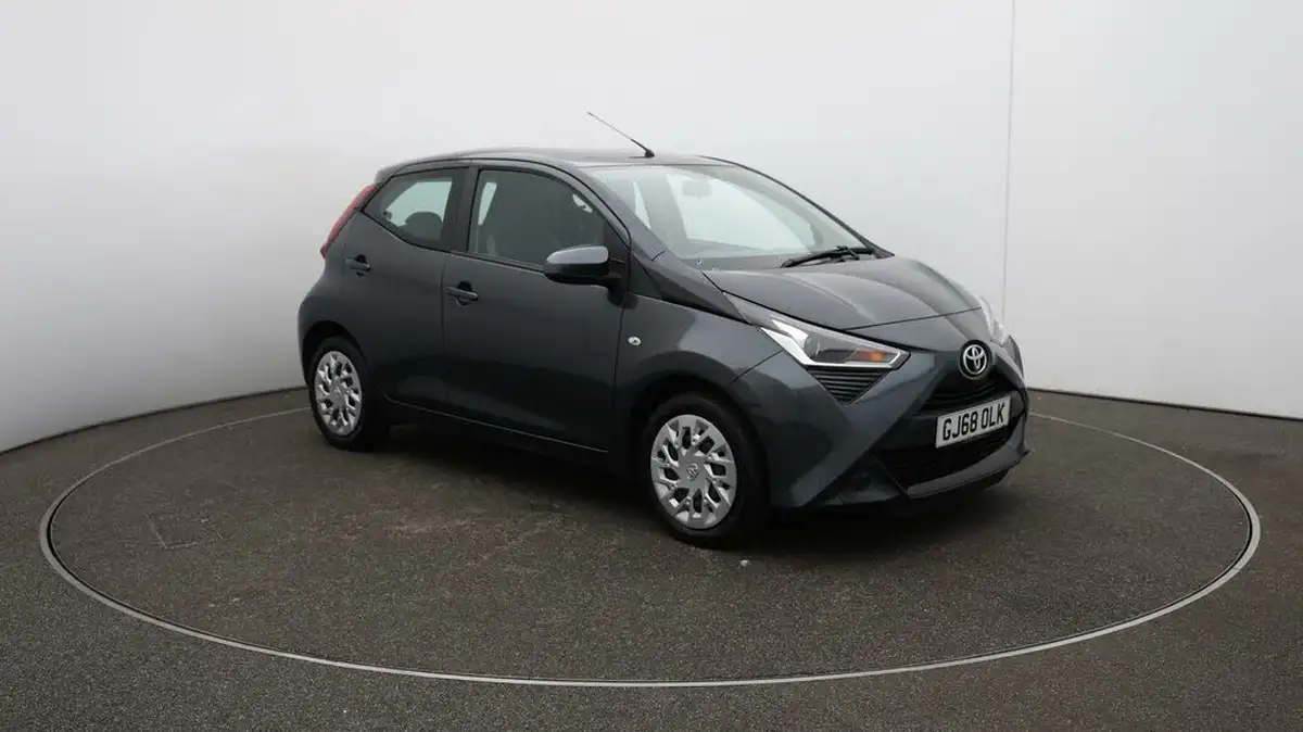 2018-toyota-aygo-10-vvt-i-x-play-71bhp-5d-big-35