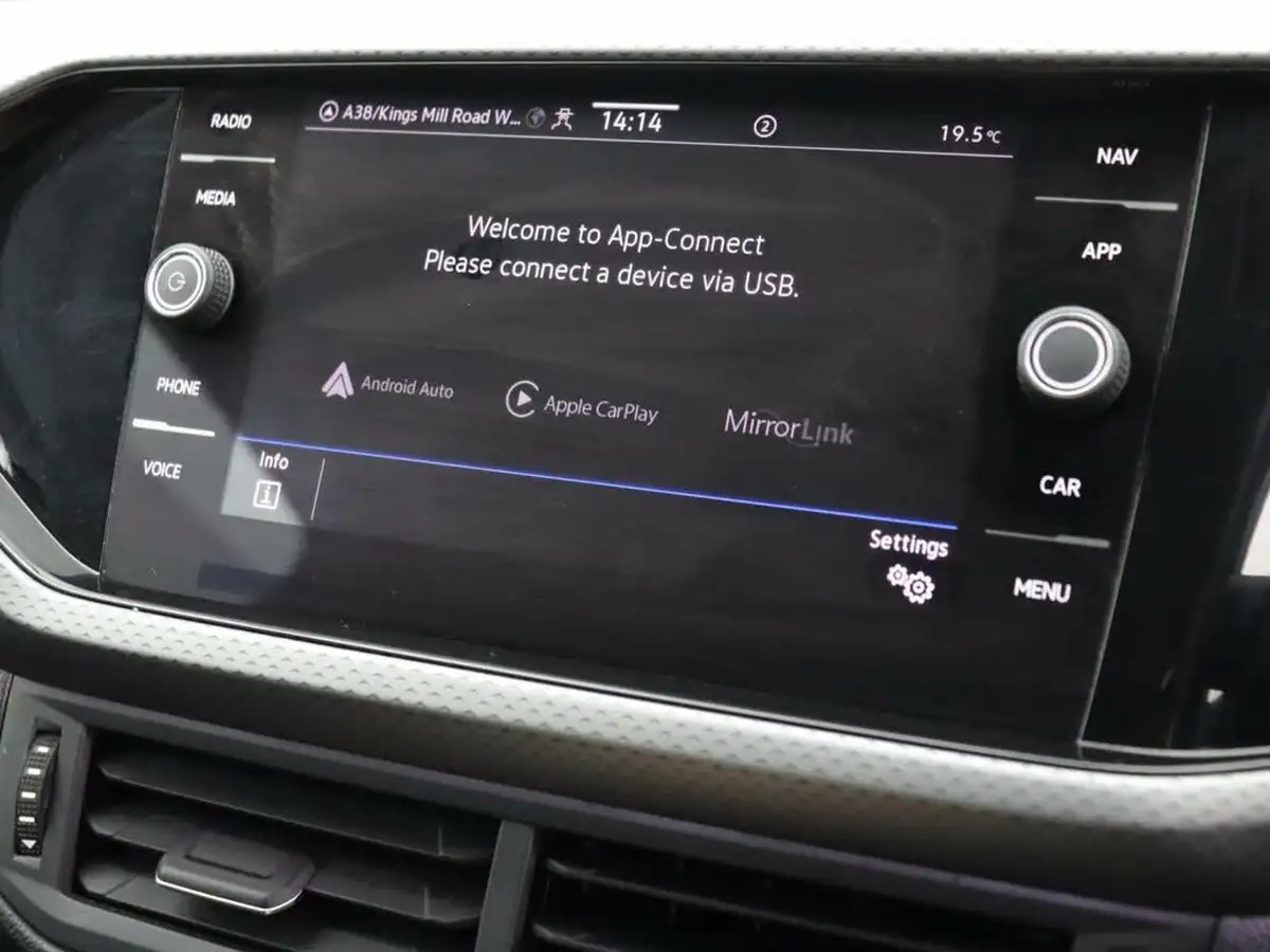 2021-volkswagen-t-cross-10-tsi-active-110ps-dsg-big-15