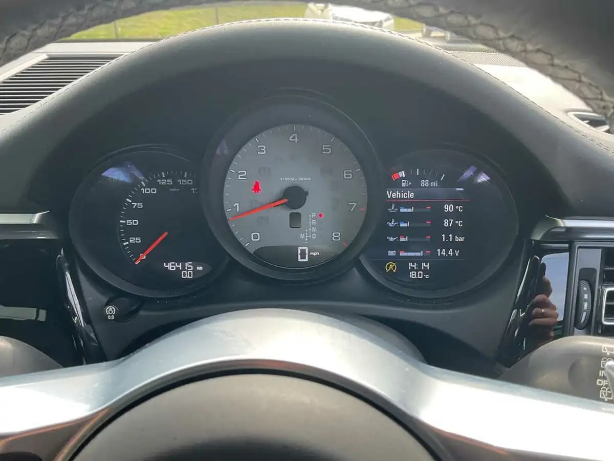 2021-porsche-macan-30-s-big-34