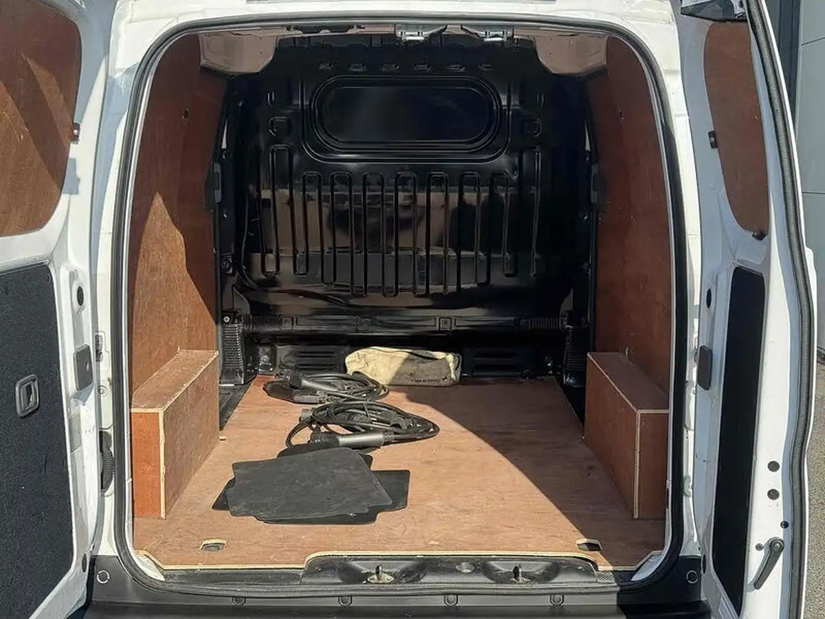 2021-nissan-env200-e-acenta-panel-van-auto-big-18