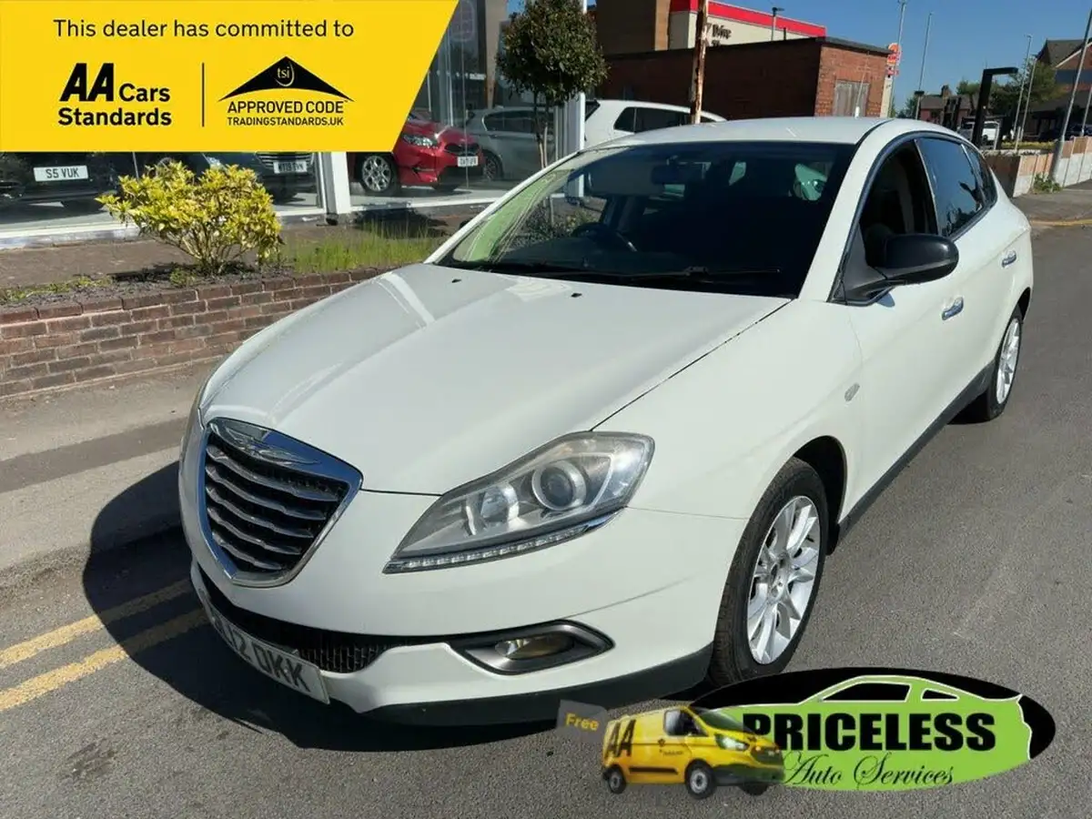 2012-chrysler-delta-16td-se-big-0