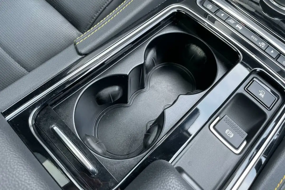 2019-jaguar-f-pace-30td-300-sport-big-47