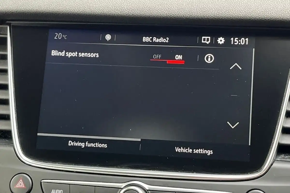2019-vauxhall-grandland-x-12-tech-line-nav-big-18