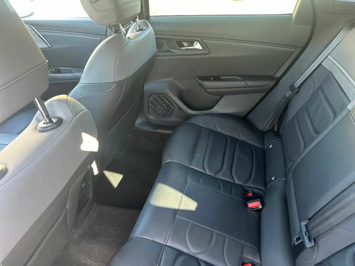 2023-citroen-c5-x-12-puretech-shine-big-29
