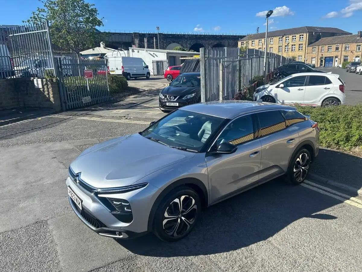 2023-citroen-c5-x-12-puretech-shine-big-25