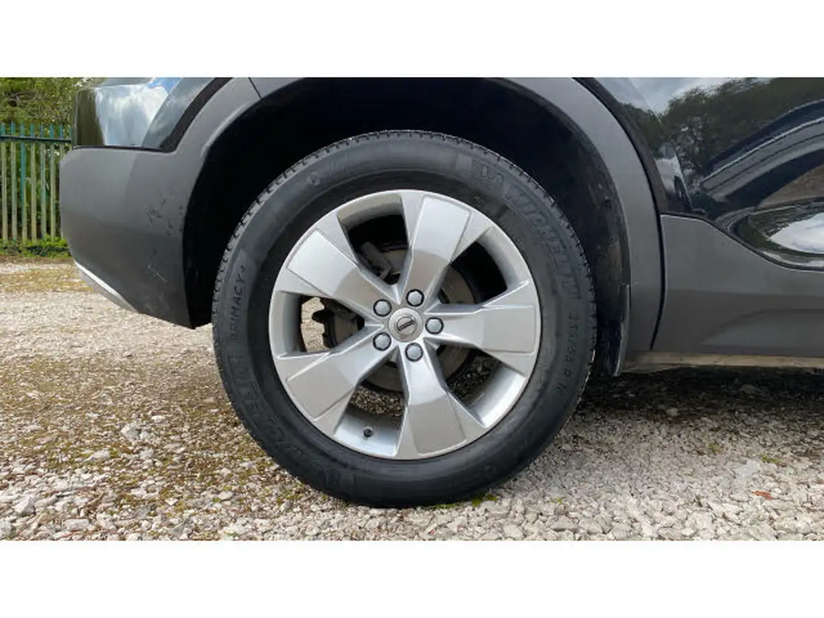 2022-volvo-xc40-15-t3-momentum-auto-big-15