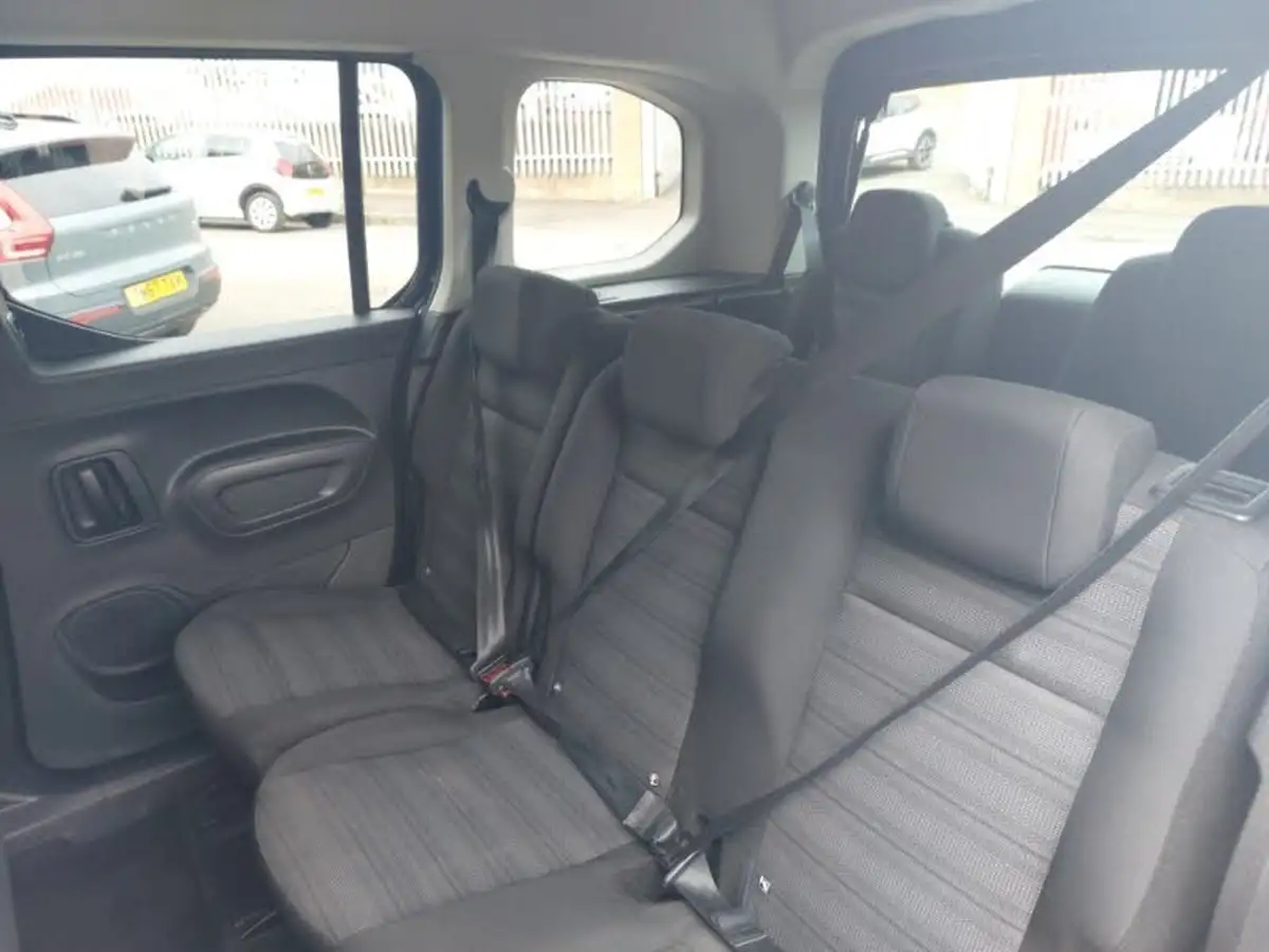 2021-vauxhall-combo-life-15-se-100ps-big-5