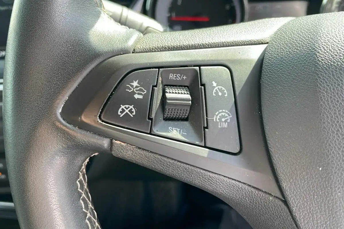 2019-vauxhall-insignia-grand-sport-15-turbo-sri-ss-big-21