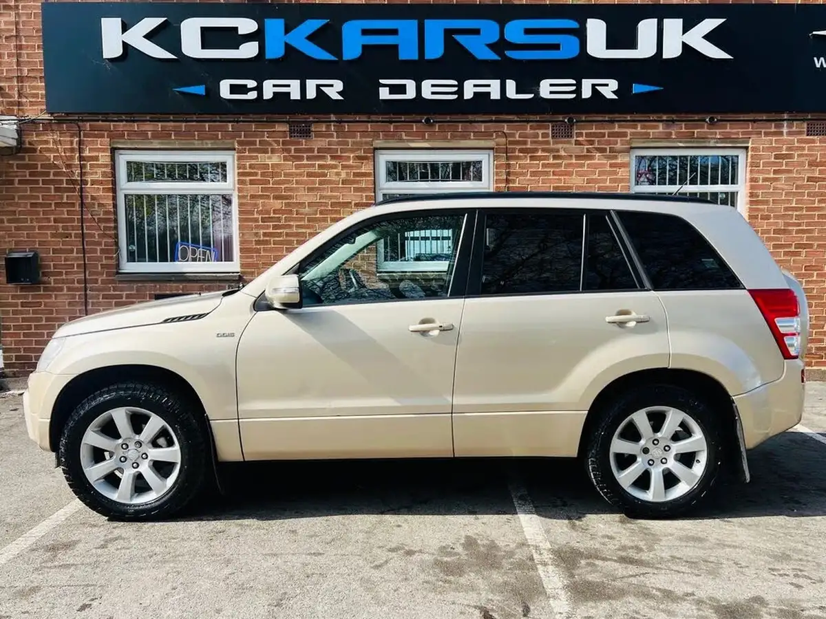 2010-suzuki-grand-vitara-19td-sz5-big-2