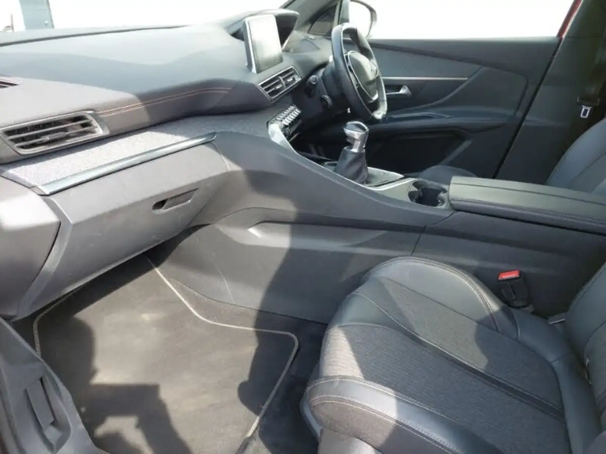 2018-peugeot-3008-suv-12-puretech-gt-line-big-4