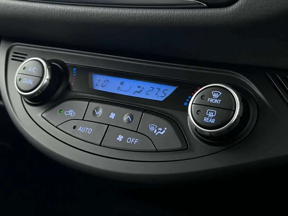 2019-toyota-yaris-15-vvt-i-icon-tech-98bhp-hybrid-1497cc-e-cvt-big-29