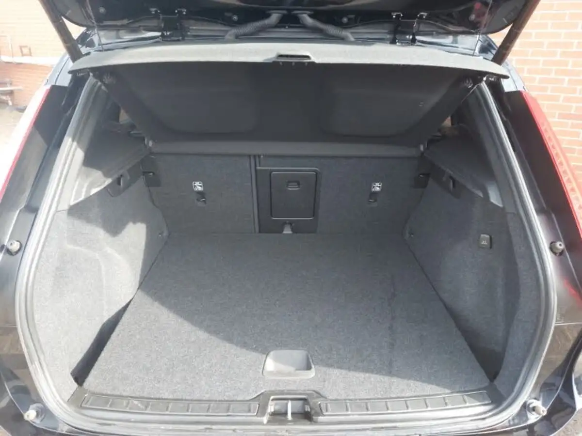 2021-volvo-xc40-15-t4-r-design-208bhp-big-7