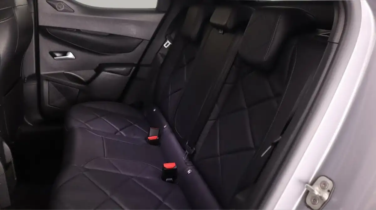 2022-ds-ds-3-crossback-12-puretech-rivoli-130ps-big-16