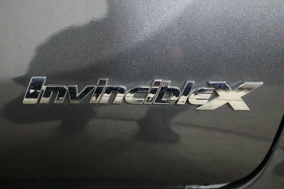 2021-toyota-hi-lux-28d-4d-invincible-x-at35-204hpeu6dt-e-big-48