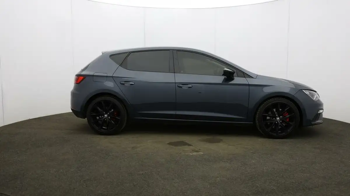 2019-seat-leon-20-tsi-fr-sport-hatchback-big-44
