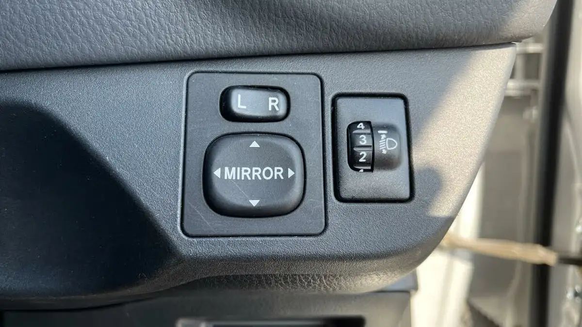 2020-toyota-yaris-15-vvt-i-y20-111bhp-1496cc-big-19