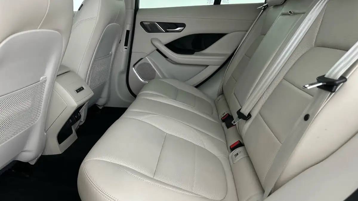 2021-jaguar-i-pace-ev400-hse-big-13