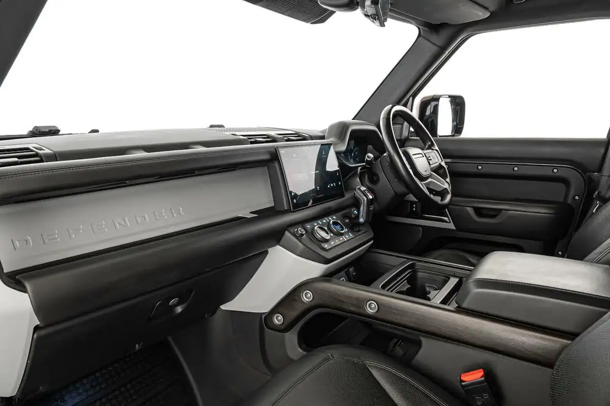 2021-land-rover-110-defender-30-d300-hard-top-hse-110-big-10