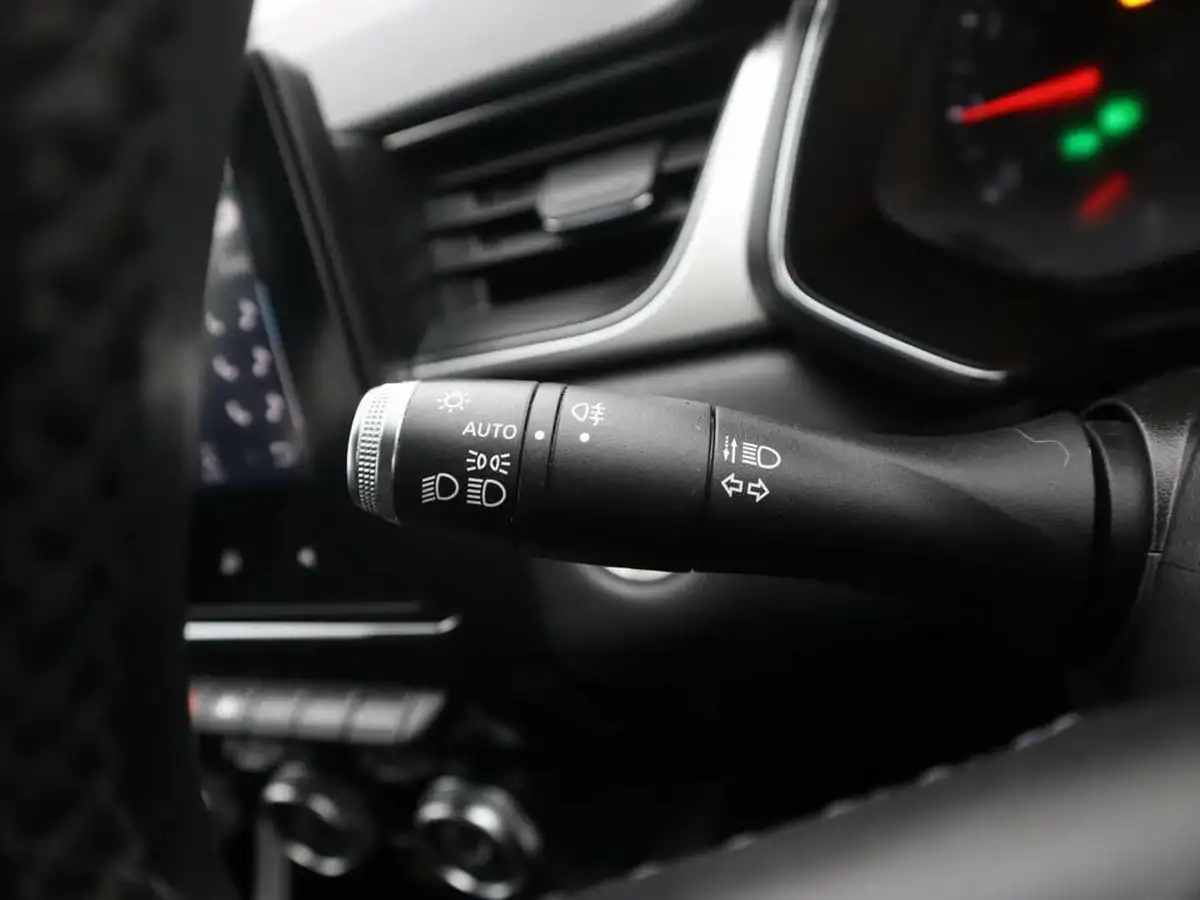 2020-renault-captur-10-tce-iconic-100bhp-big-19