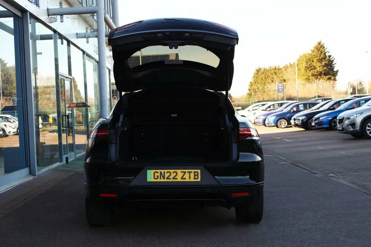 2022-jaguar-i-pace-ev400-black-big-5