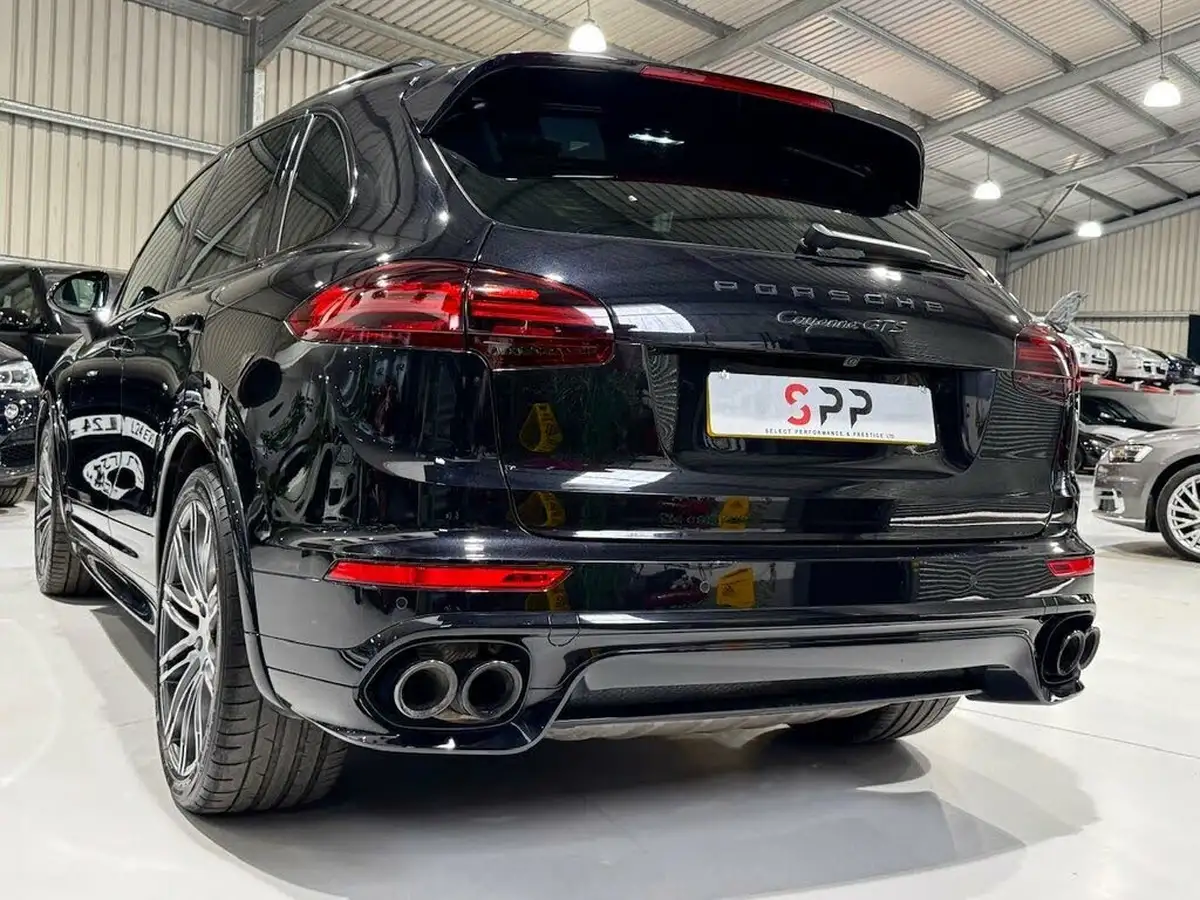 2017-porsche-cayenne-36-gts-big-6